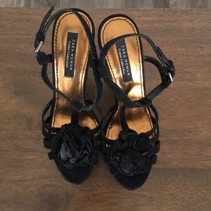 Pre-loved Zara black velvet platform sandal sz 37